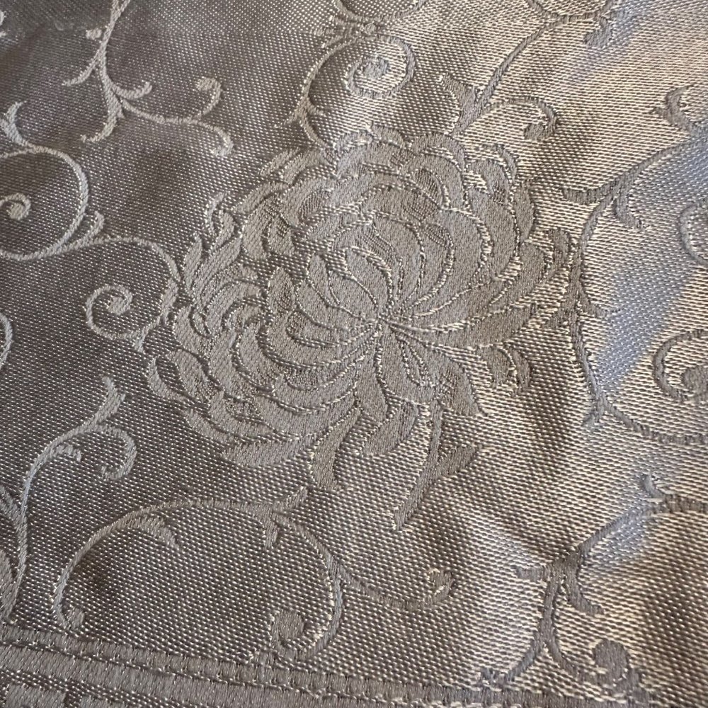Sold🎈Damask Tablecloth Rectangular Floral Swirl Greek Key Border White - Picture 4 of 11